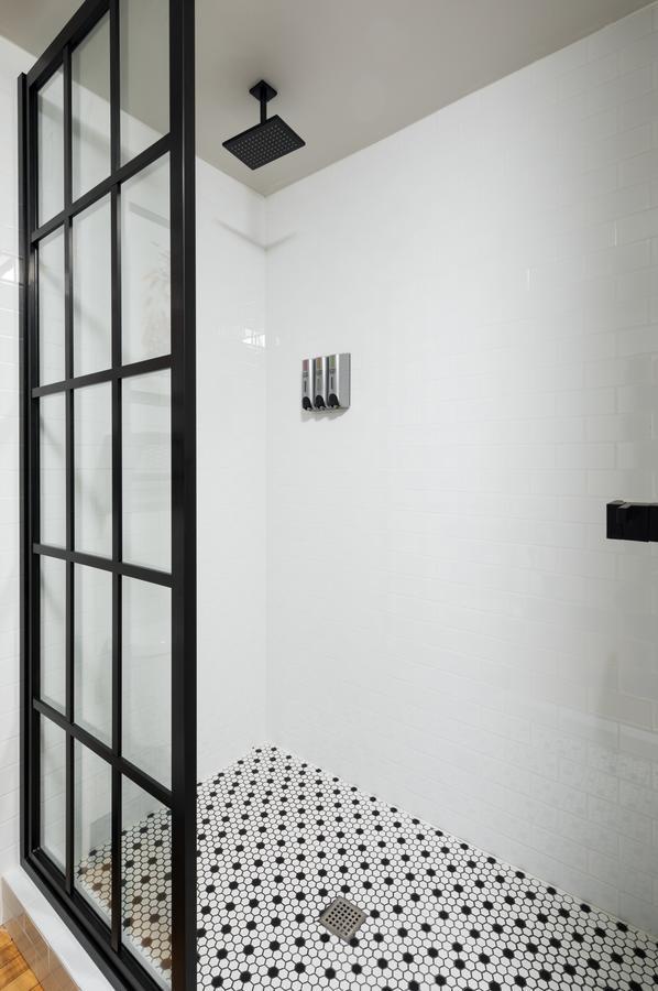 Grinnell, Ascend Collection Hotel